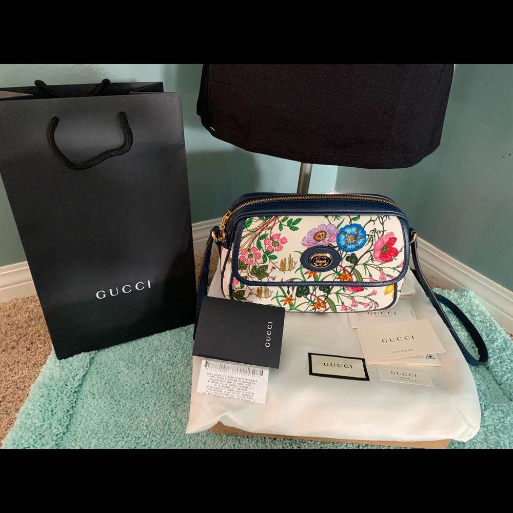 Gucci sling bag